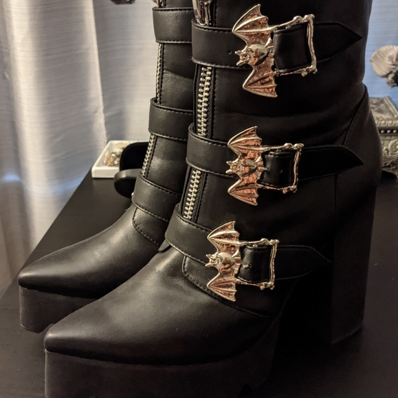 House Of Widow Boots - Picture 2 of 4